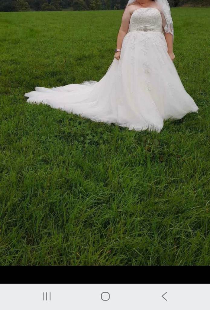 White Strapless Wedding Dress - Size 20, Fair Condition