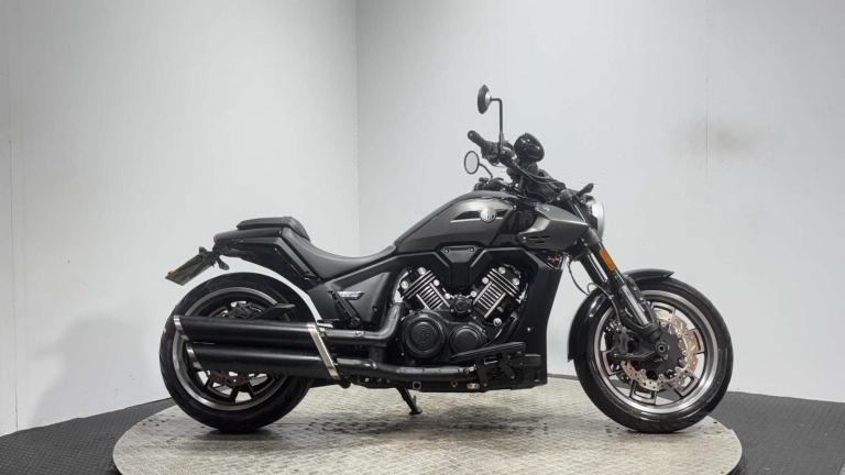 MBP C 2024 ONLY 3K 1 OWNER CRUISER BIKE 1000CC TOURER BIKE