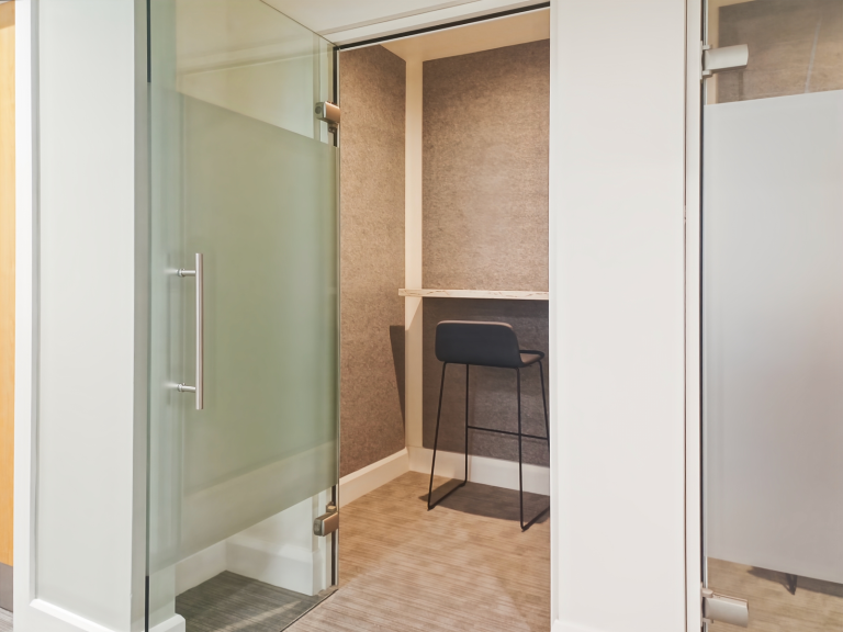 Enniskillen - BT74 4RZ \ Unreserved Private Office Access - Book by the Day