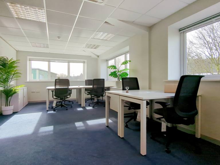 Exeter - EX2 8ED \ Serviced Office with 4 Desks