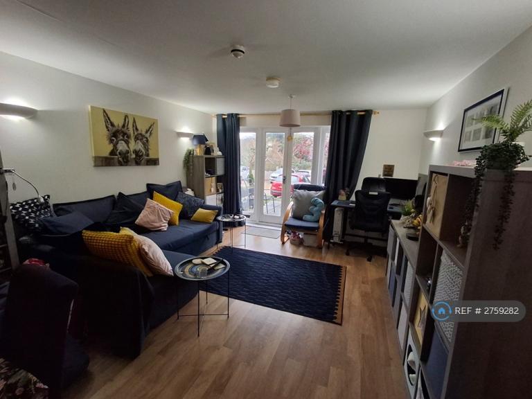 3 bedroom flat in Clatterford Road, Newport, PO30 (3 bed) (#2759282)