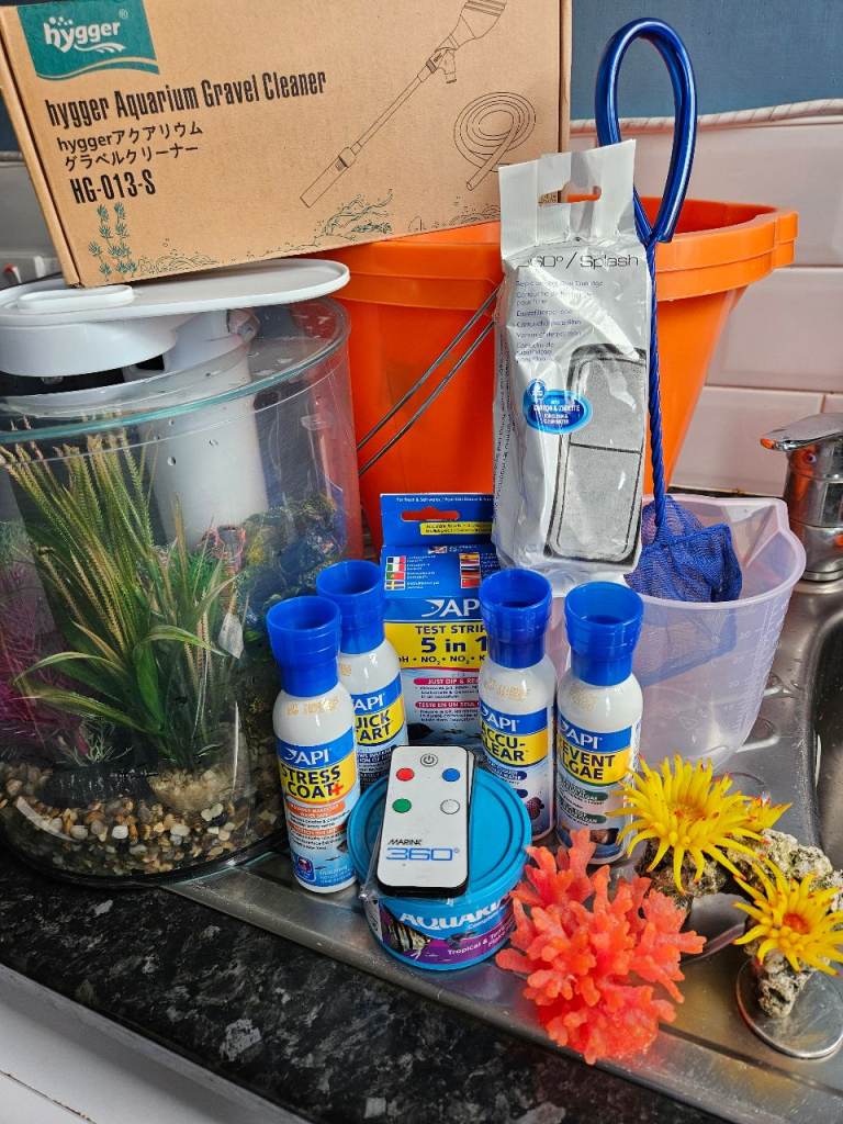 Marina 360 Fish Tank and Accessories