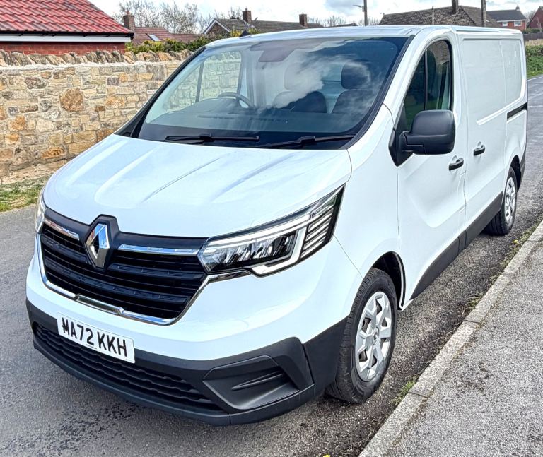 Renault trafic 72 reg white diesel L1H1 buisness