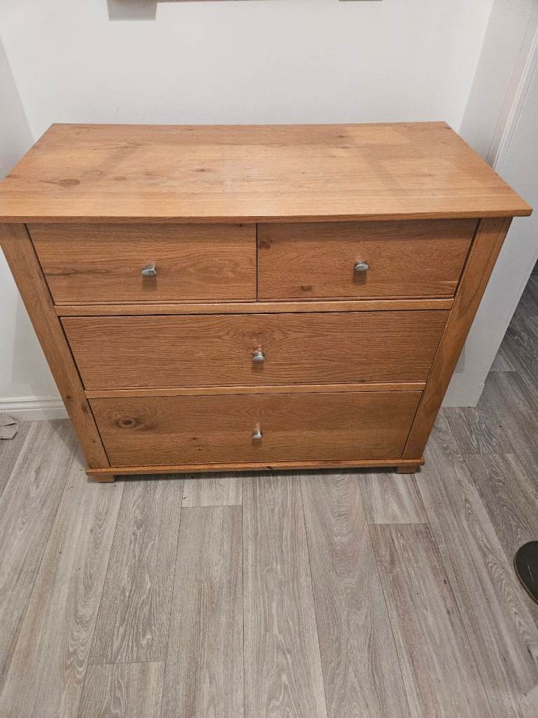 Chest of drawers