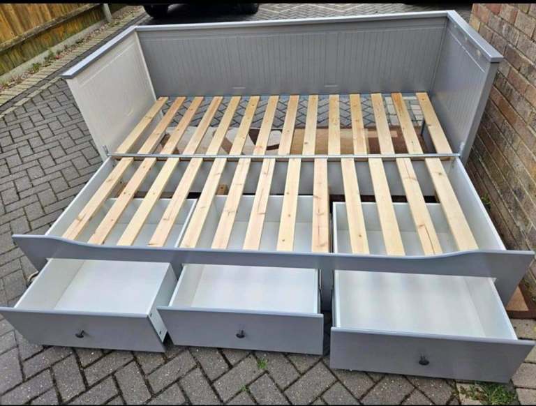 IKEA daybed and mattresses.  Good condition and dismantled 