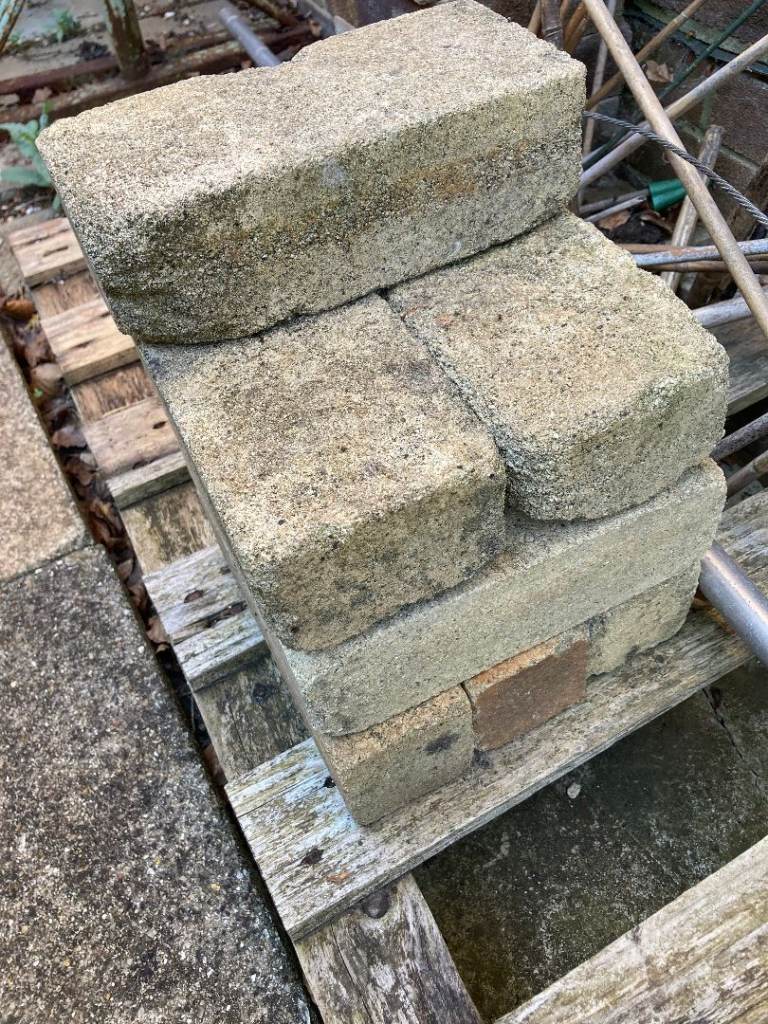 8 x Fire Bricks 23 x 11 x 7.3cm, 22.5 x 7.7 x 7.5cm
