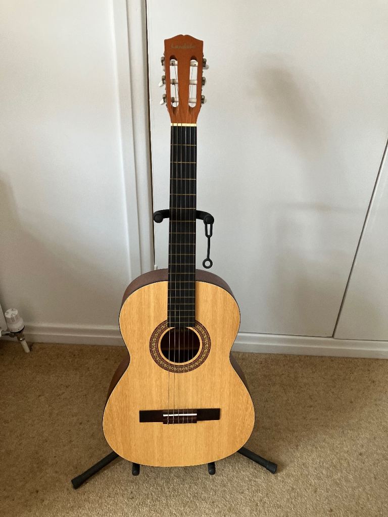 Guitar 3/4 size