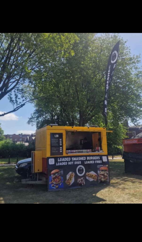 Burger trailer Business + Toyota Rav 4