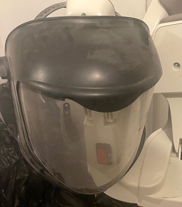 Protective Full Face Shield Windproof Anti-fog Face Shield 