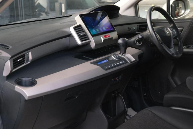 2025 Honda Freed Hybrid - 1 Owner HYBRID ELECTRIC Automatic