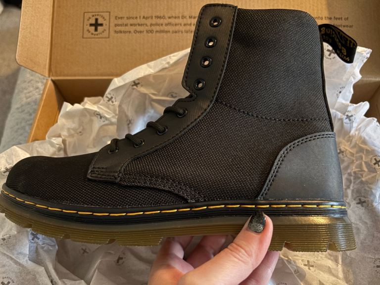 Dr martens size 5 combs boots 