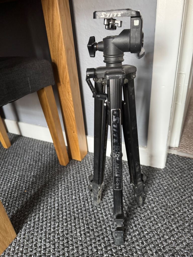 Stitz HL-31 camera tripod