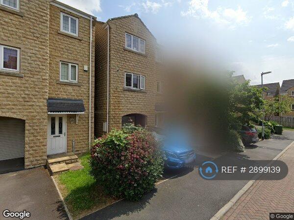 5 bedroom house in Old Station Court, Heckmondwike, WF16 (5 bed) (#2899139)