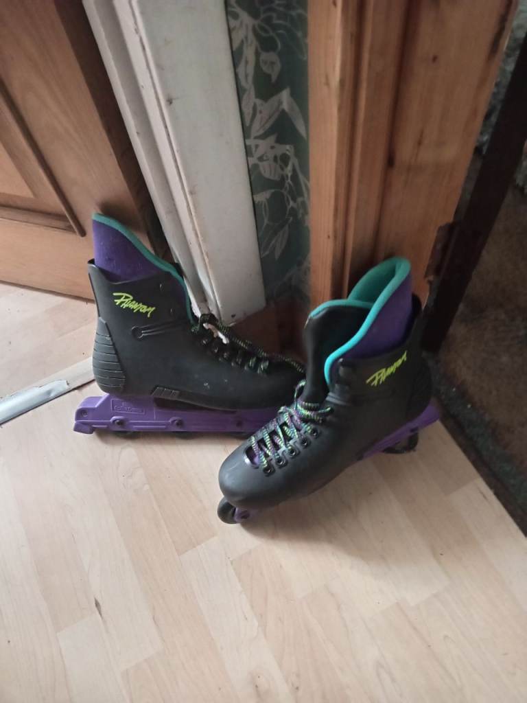 Roller skates 