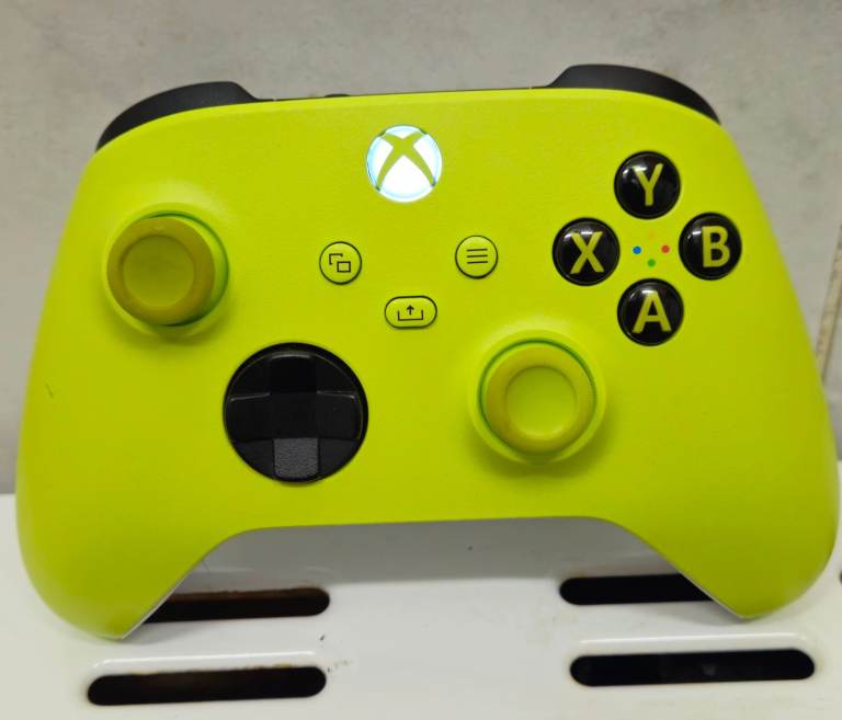 Xbox Series X Electric Volt 