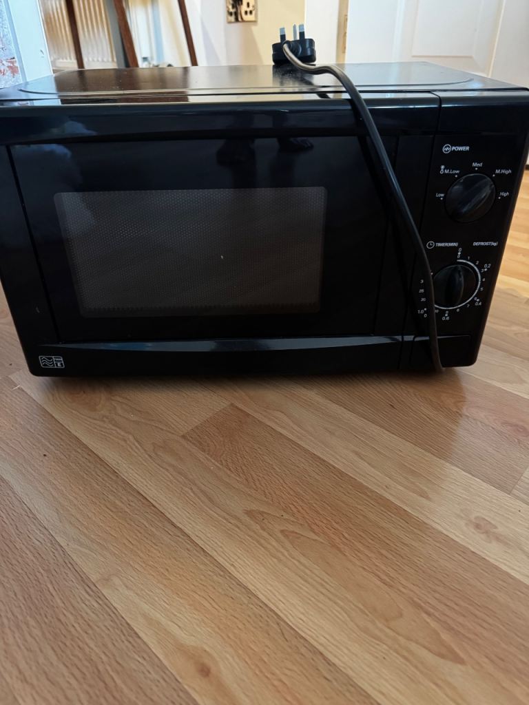 Black Microwave Oven – Good Condition, Fully Working