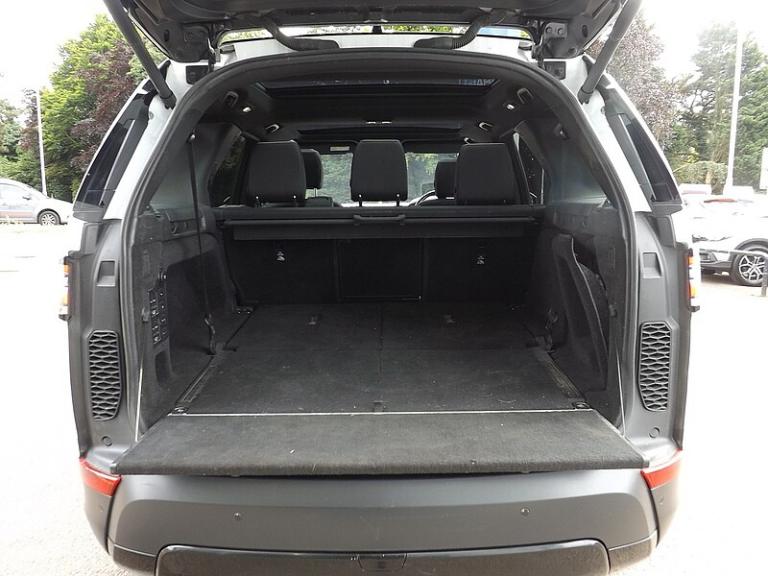 2018 Land Rover Discovery 3.0 SDV6 HSE 5dr Auto ESTATE DIESEL Automatic