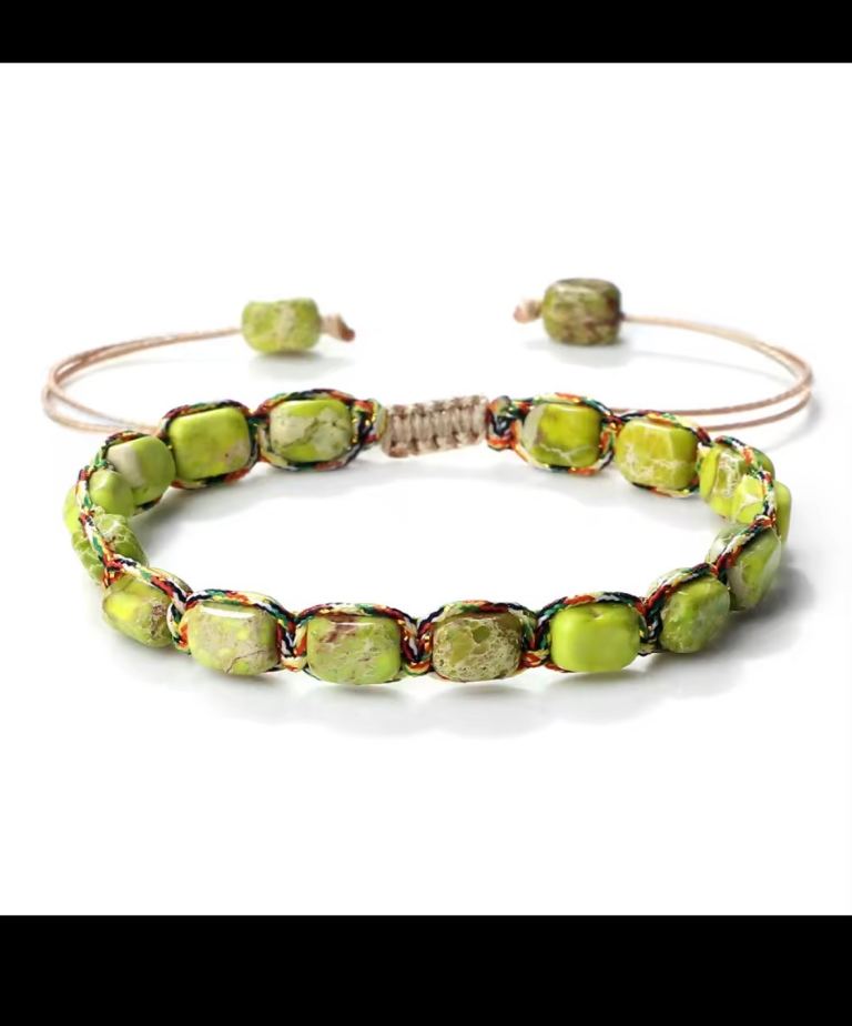 Adjustable Green Beaded Bracelet – New Condition