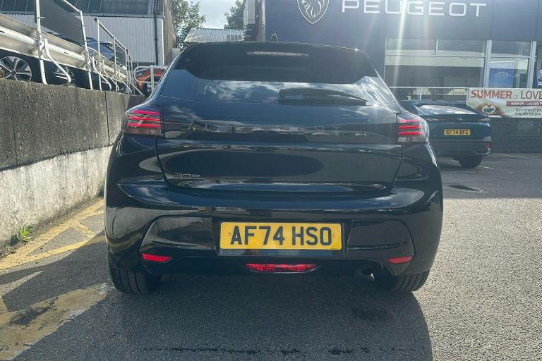  Peugeot 208 1.2 Puretech Allure Hatchback 5dr Petrol Manual Euro 6 s/s 100 Ps