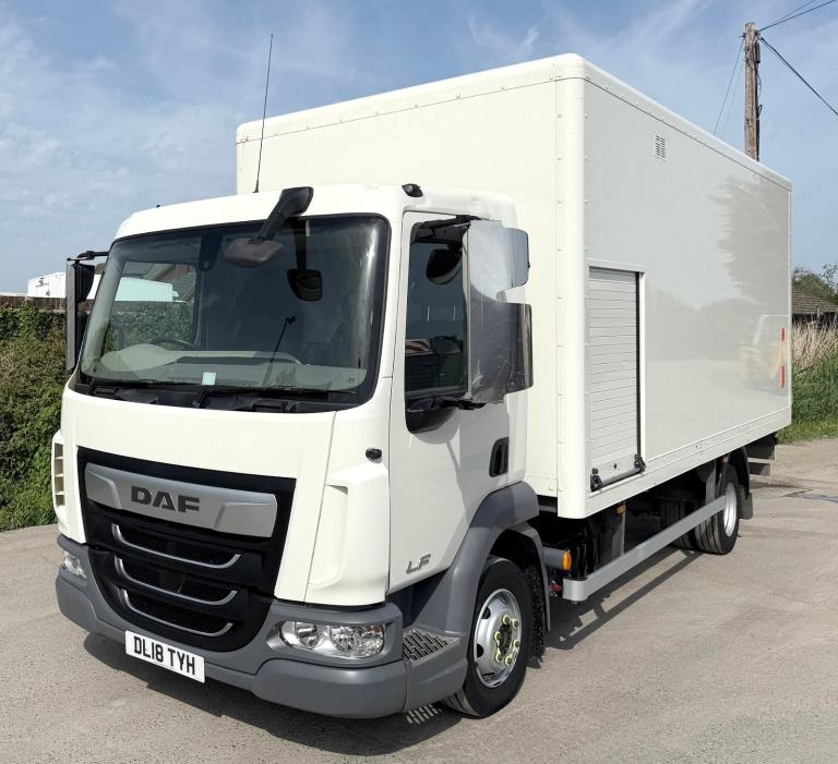 2018 DAF LF45.180 GRP BOX VAN TAIL-LIFT AIR-CON 3 SEAT CAB 56,000 MILES EURO-6