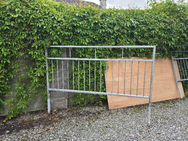 Fully Galvanised Fencing.