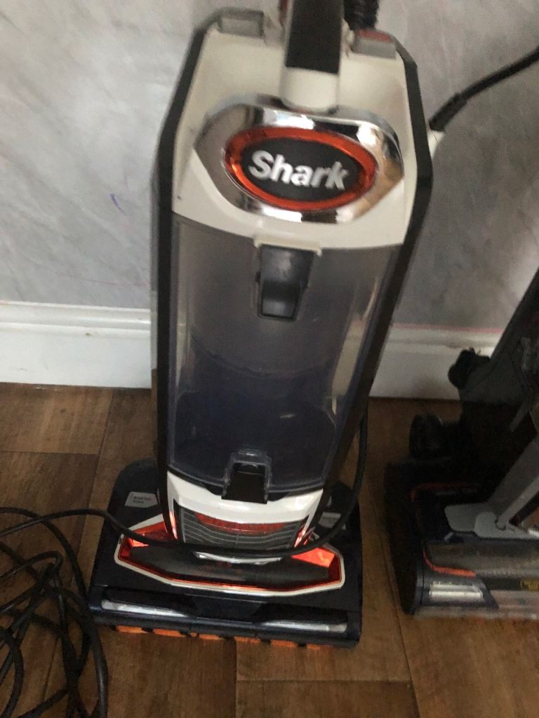 Vacuum cleaner shark 