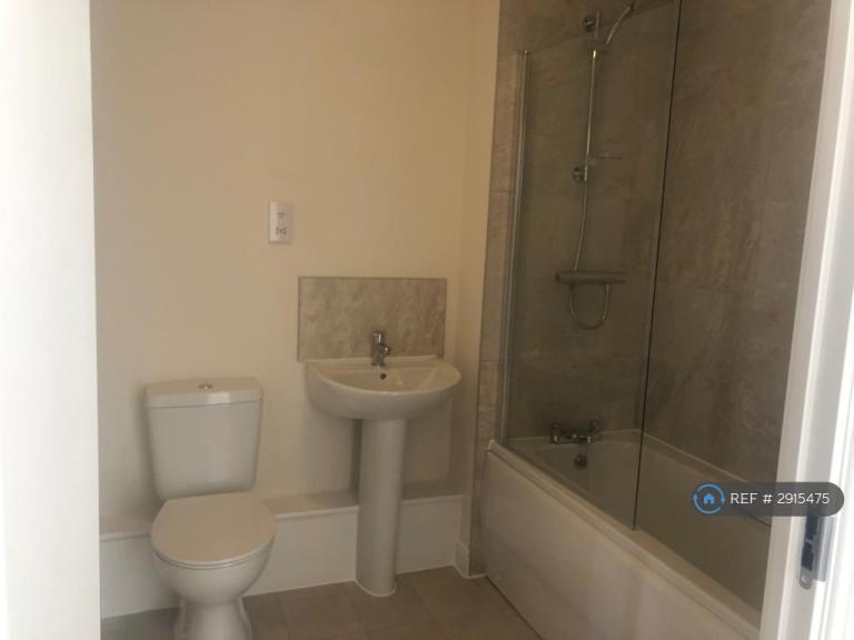 1 bedroom flat in Frenchay, Bristol, BS16 (1 bed) (#2915475)