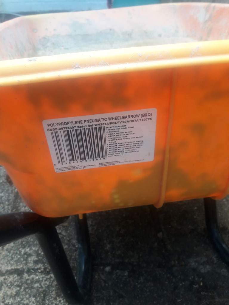 Orange 85l pneumatic wheel wheelbarrow