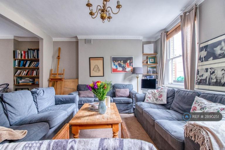 4 bedroom flat in Orde Hall Street, London, WC1N (4 bed) (#2890251)