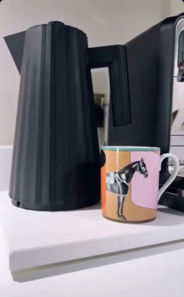 Alessi Plisse 1 Litre Black Kettle – As Good As New