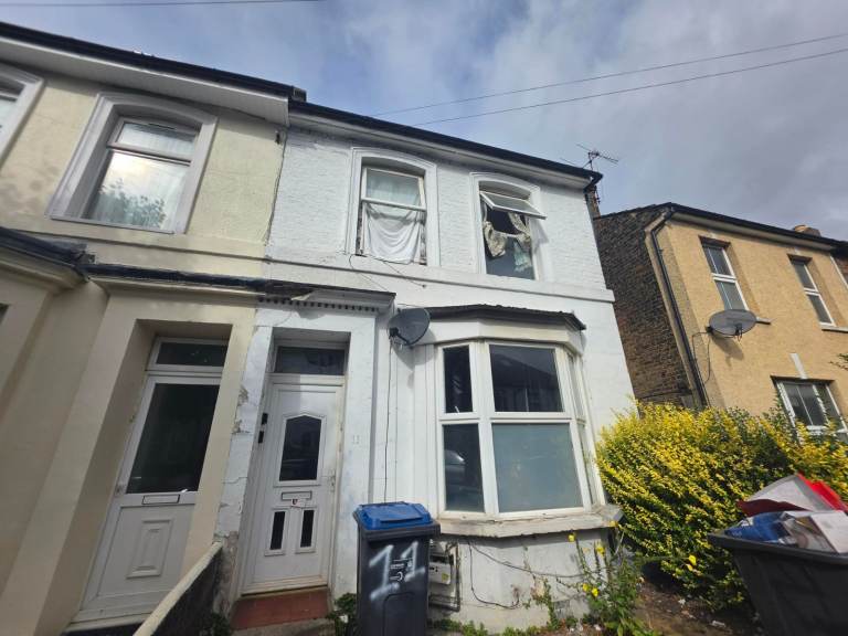 🏡 2/3 BEDROOM FLAT TO RENT – CLOSE TO EAST CROYDON – COMMUNAL GARDEN, CR0 6DL