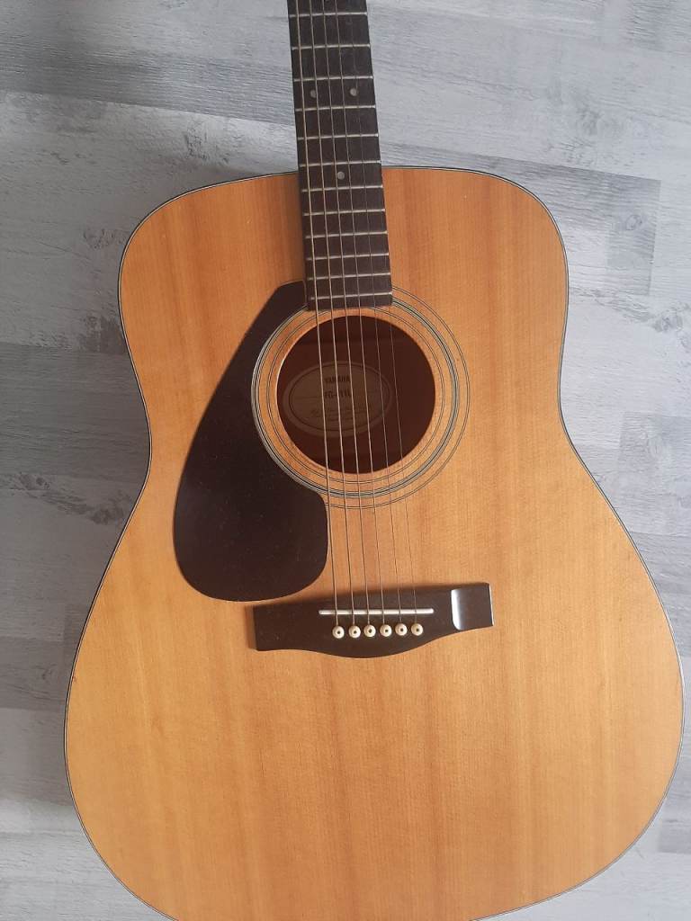 Yamaha acoustic guitar 