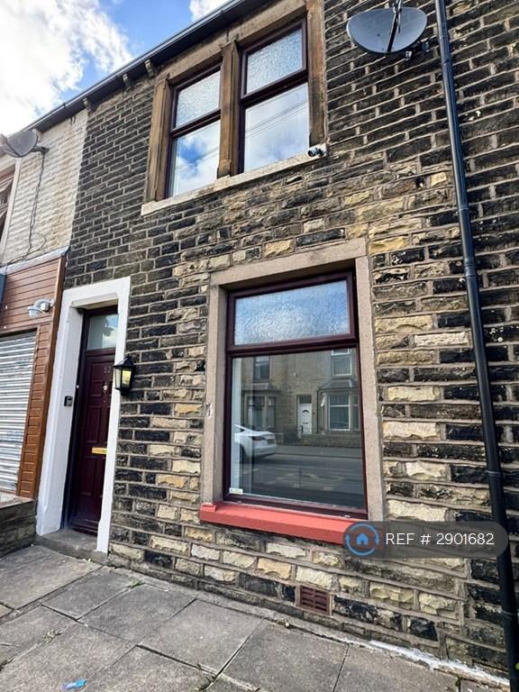 2 bedroom house in Lyndhurst Road, Burnley, BB10 (2 bed) (#2901682)
