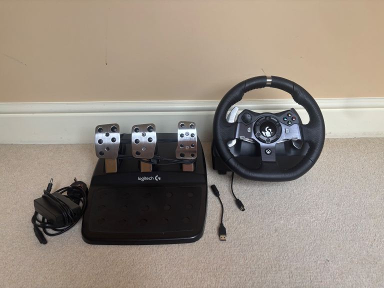 Logitech G920 Racing Wheel & Pedals 
