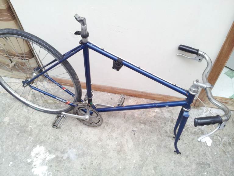 Mens Gents Specialized Hardrock Comp 19" Frame, 24 gears, 26 inch wheels, Rock Shox