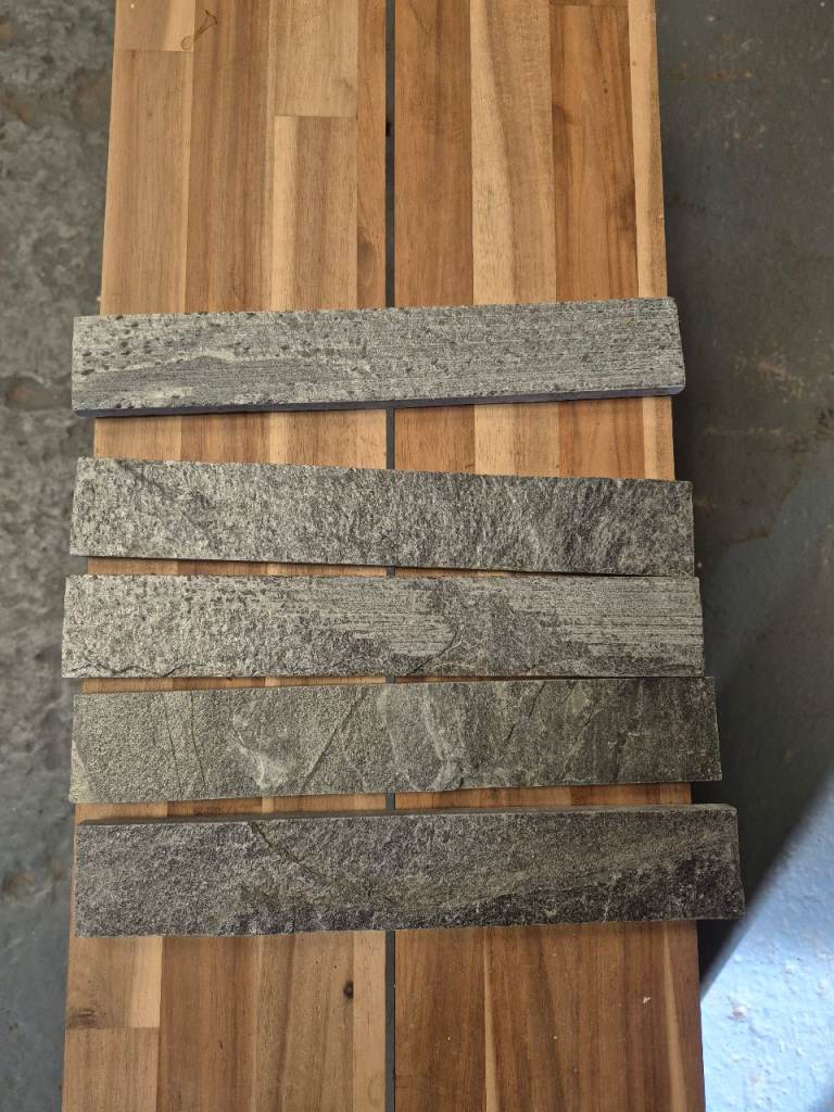 Stone/slate tiles