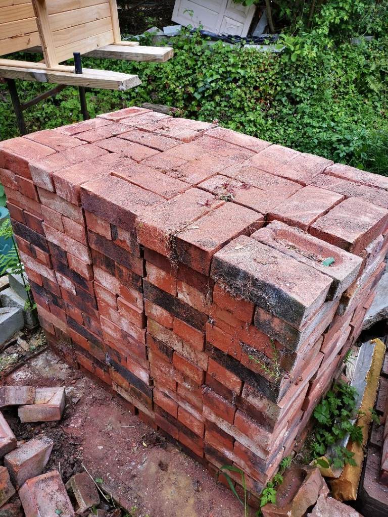 Red Imperial / Renovation Bricks