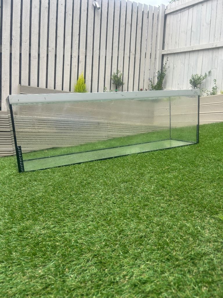 4ft Hugo kamishi tank - freshly cleaned no leaks  
