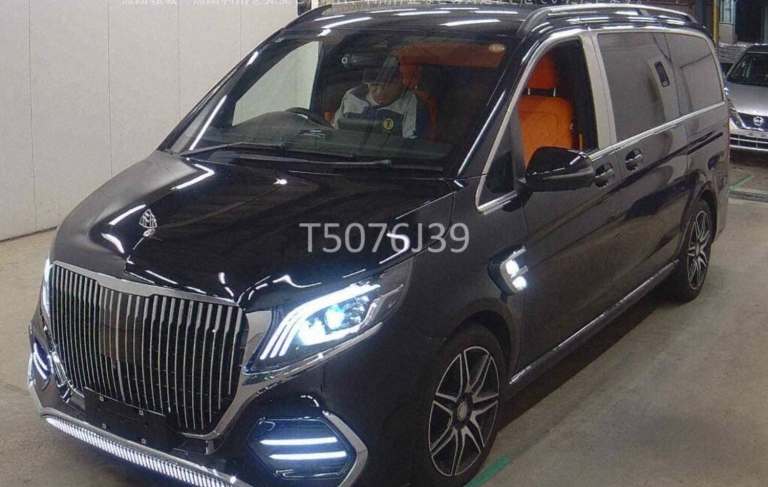 2017 Mercedes-Benz V-Class 2017 V220D DIESEL AUTOMATIC CUSTOM MAYBACH STYLING * TOP GRADE 4.5A * ...
