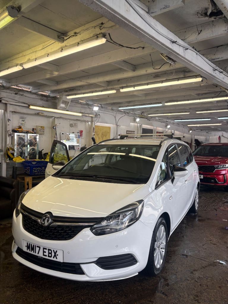 Vauxhall zafira 1.4 turbo 2017