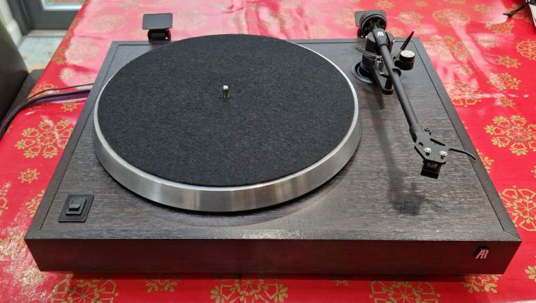 AR EB101 Turntable 