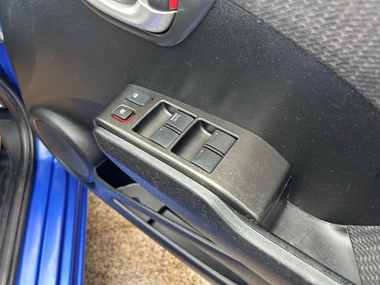 HONDA JAZZ ONLY 37 K AND FSH MOT JUNE 26 