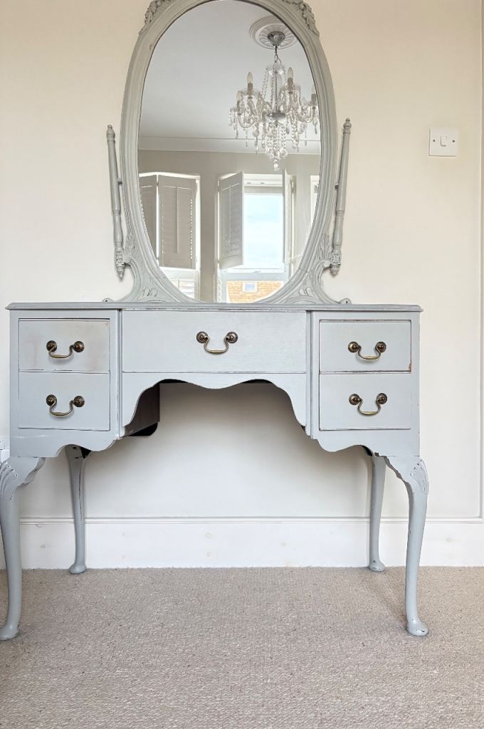 Stunning period vanity and mirror