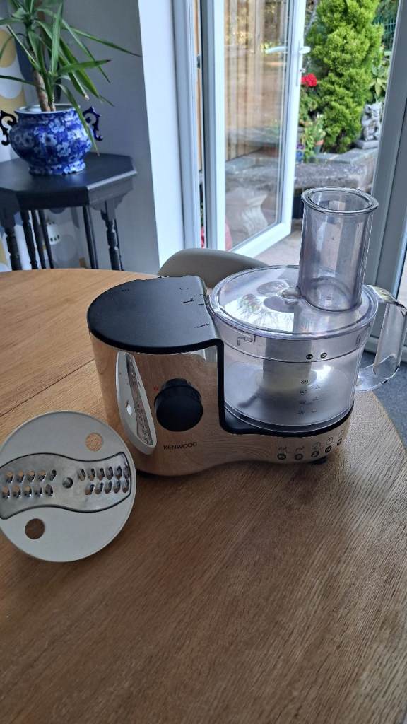 Kenwood FP120 food processor with grater attachment