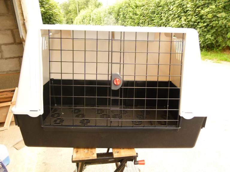 Ferplast Large Size Dog Pet Carrier Car