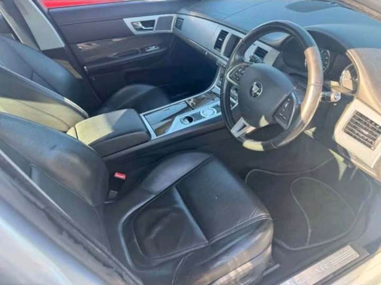 2015 Jaguar XF 2.2d Premium Luxury Automatic, LOW MILEAGE!