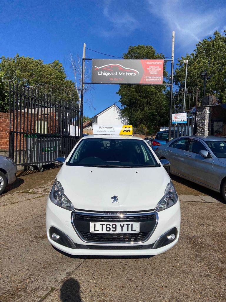 2019 Peugeot 208 1.2 PureTech 82 Signature 5dr [Start Stop] HATCHBACK PETROL Manual