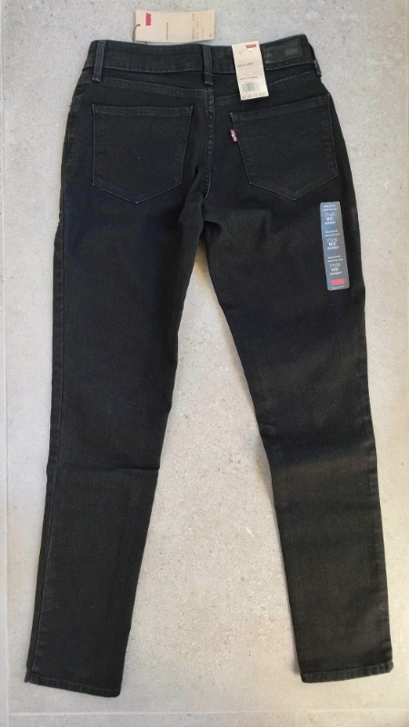 Women's Levi bold curve, mid-rise, skinny jeans in black