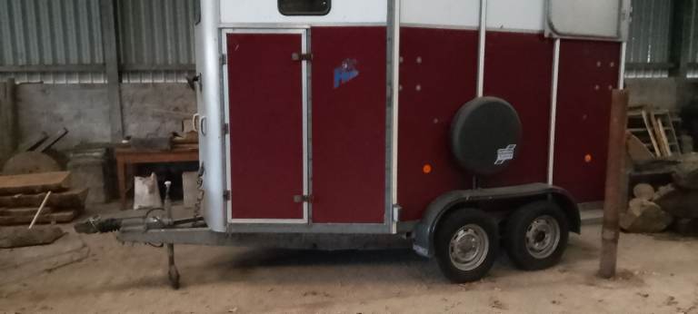 Horse trailer 510