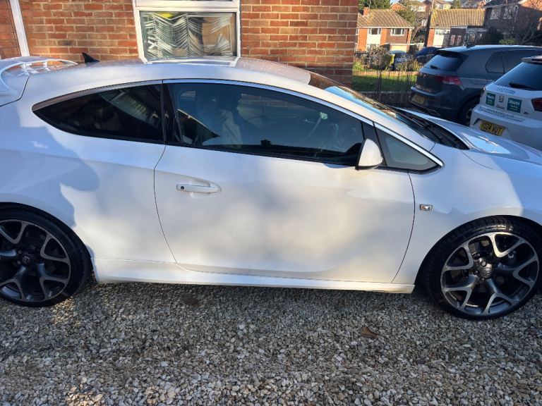 Vauxhall, ASTRA vxr, Hatchback, 2014, Manual, 1998 (cc), 3 doors